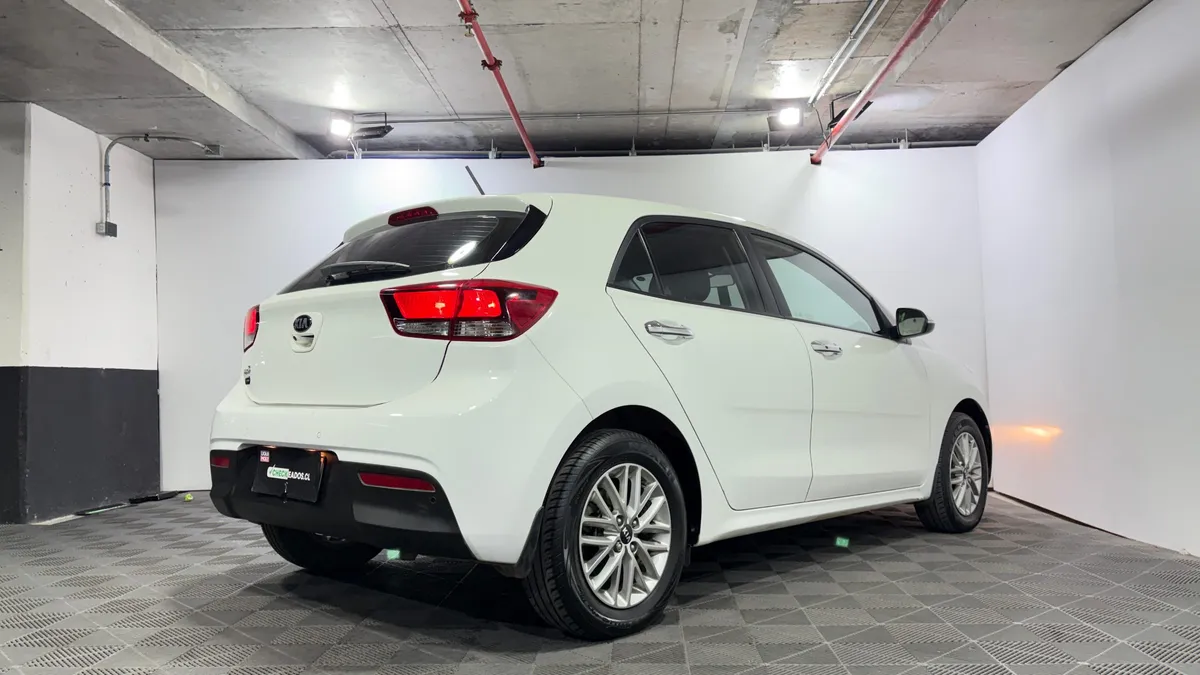 Kia Rio 5 1.4 Ex Full At año 2022