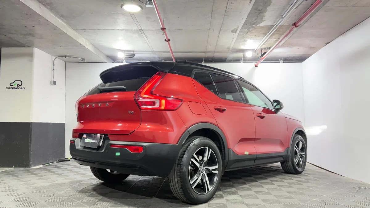 Volvo Xc40 T4 año 2021