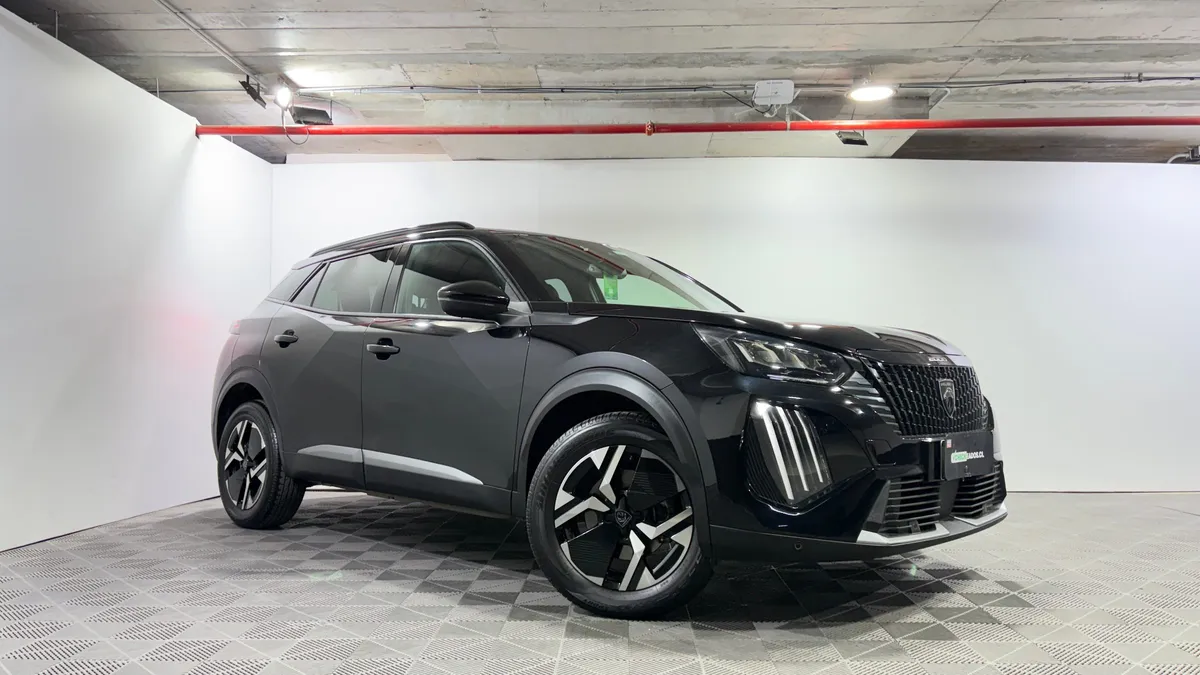 Peugeot 2008 1.2 Style Mhev 136 At Hibrido año 2025