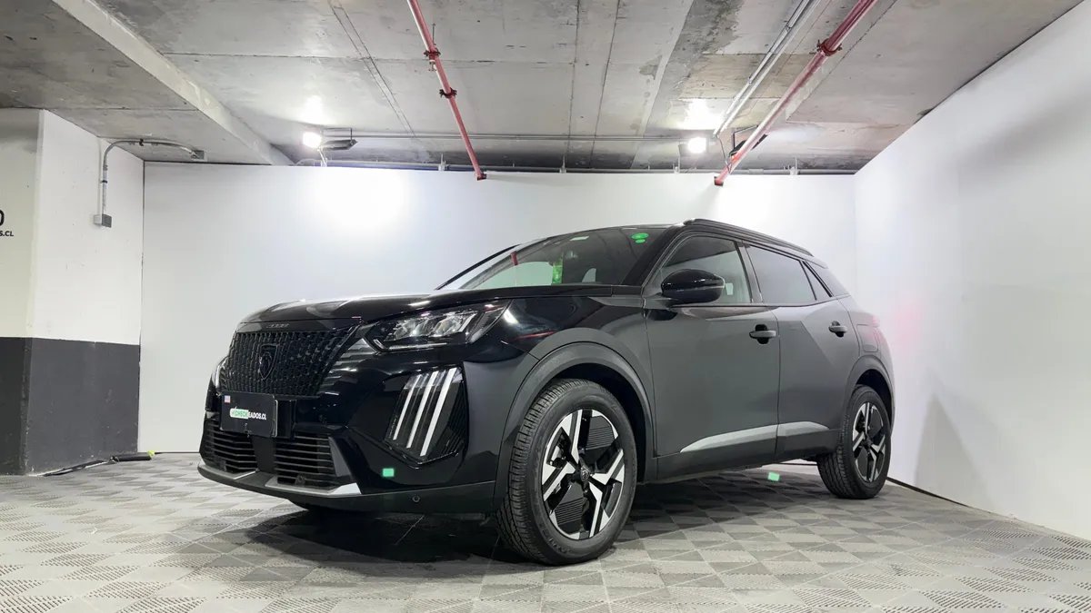Peugeot 2008 1.2 Style Mhev 136 At Hibrido año 2025