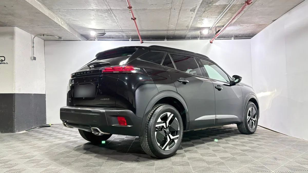 Peugeot 2008 1.2 Style Mhev 136 At Hibrido año 2025