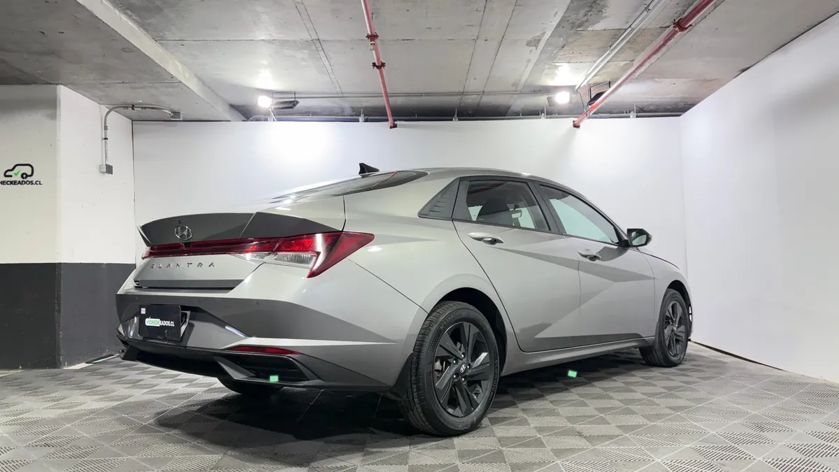 Hyundai Elantra 1.6 Cn7 Plus Mt año 2024