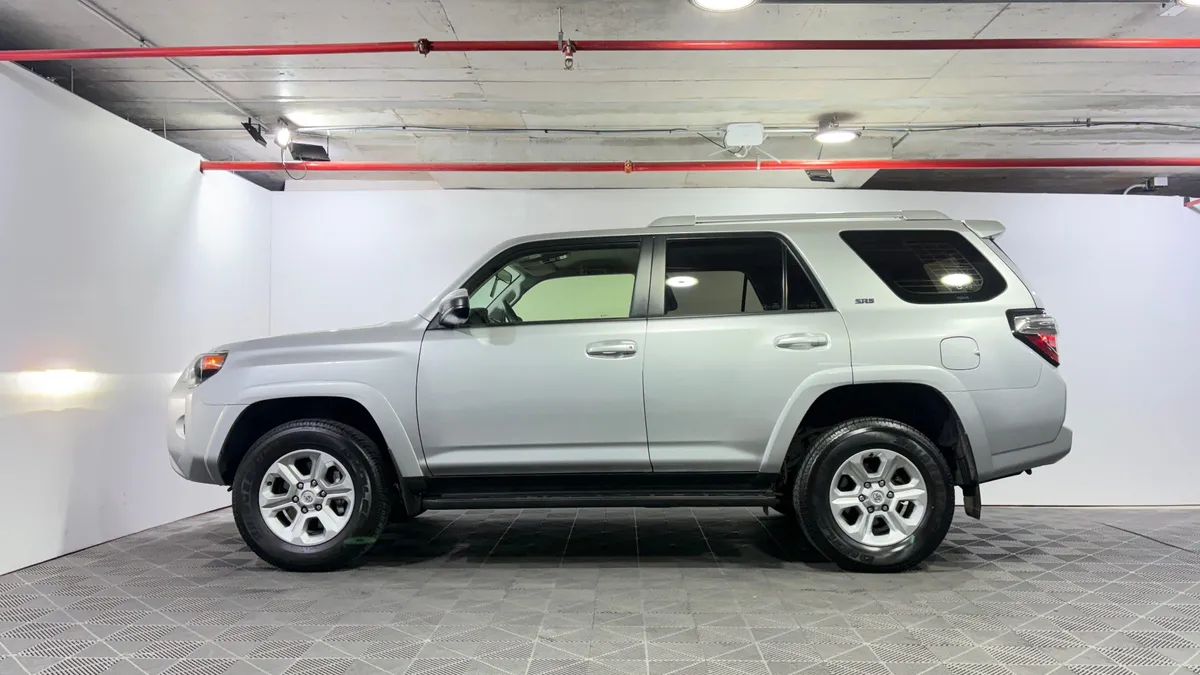 Toyota 4runner 4.0 Sr5 Connected At año 2024