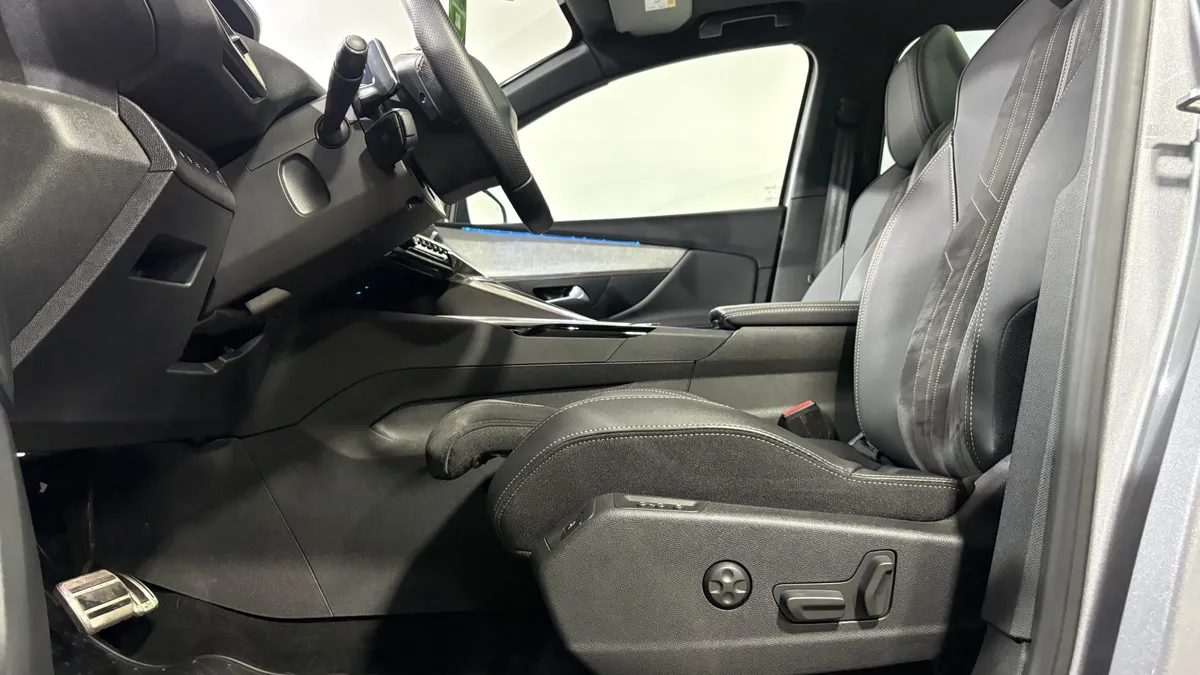 Peugeot 3008 1.6 Gt Black Pack Puretech Eat8 At año 2025