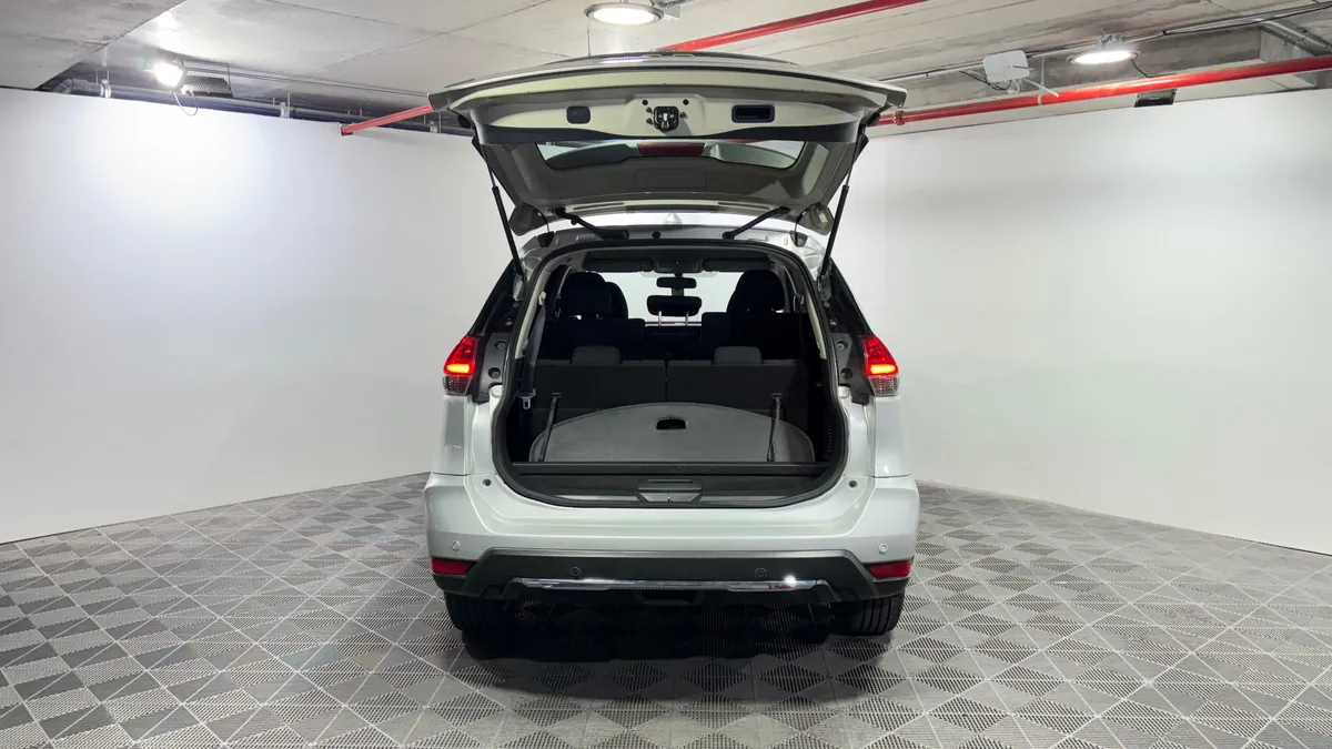 Nissan X-Trail Sense 2.5 At 3row año 2022