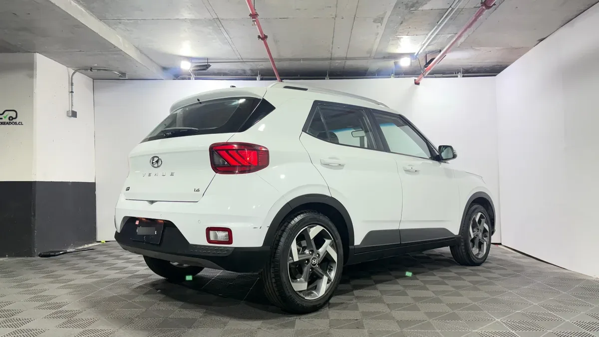 Hyundai Venue 1.6 Qx Value At año 2023