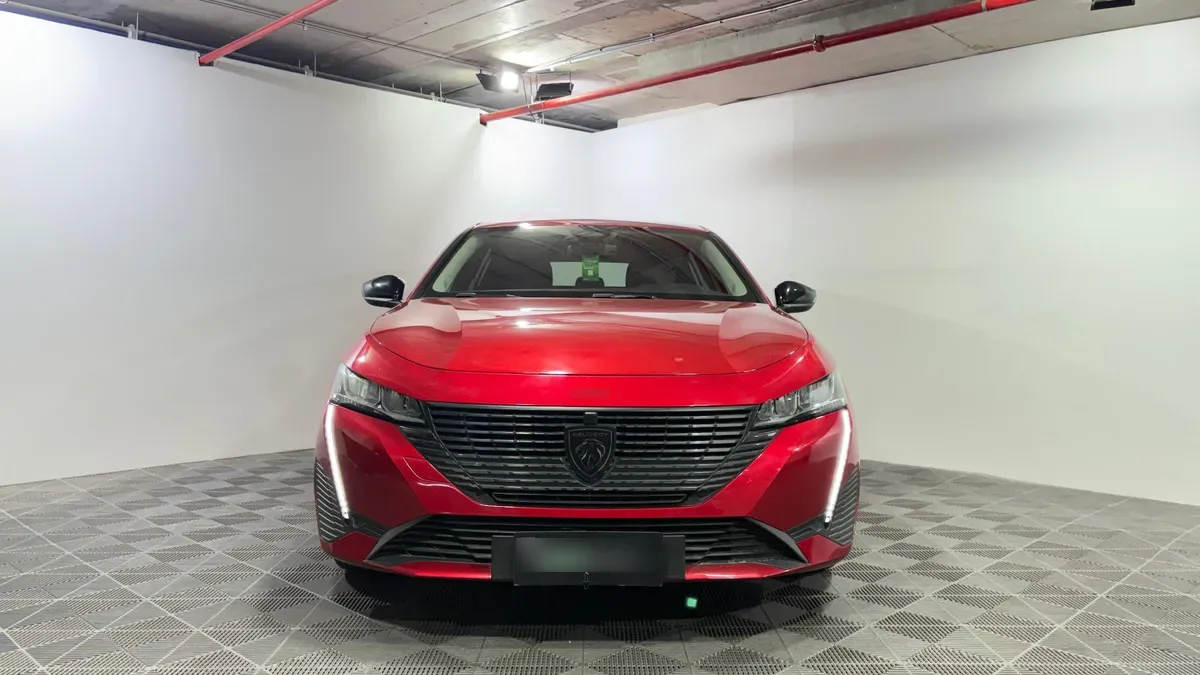 Peugeot 308 1.2 Allure Pack Puretech 130hp At año 2023