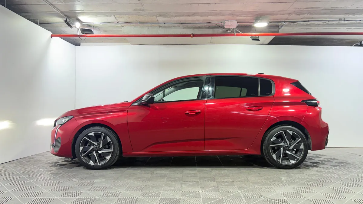Peugeot 308 1.2 Allure Pack Puretech 130hp At año 2023