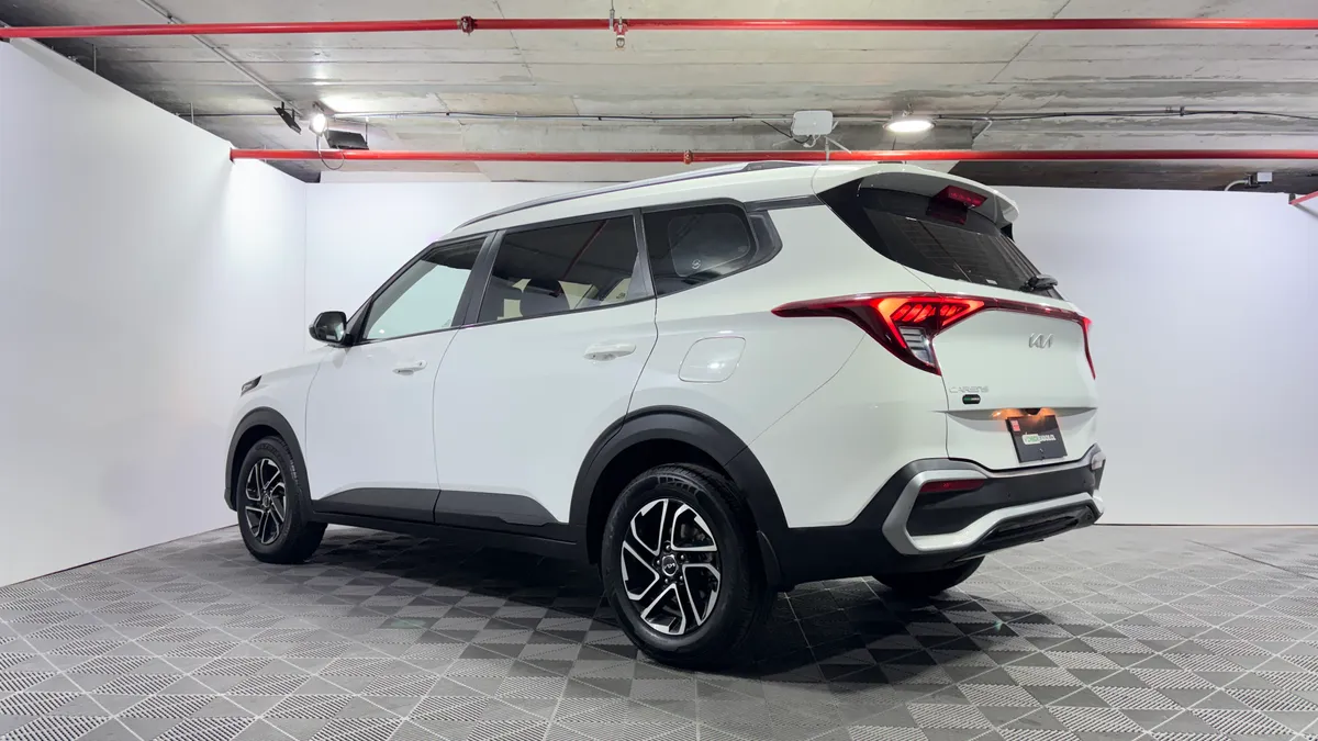 Kia Carens 1.4 Ex 7dct Turbo-Gdi Full 7p At año 2023