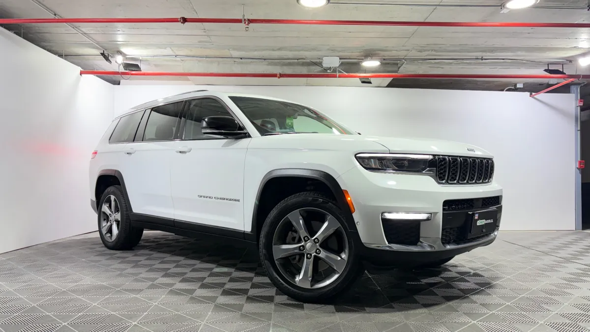 Jeep Grand Cherokee 3.6 Limited L At 4x4 año 2023