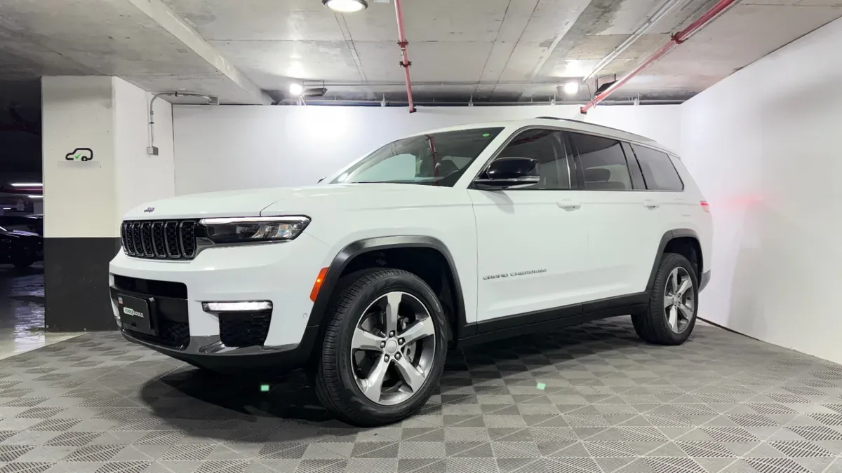Jeep Grand Cherokee 3.6 Limited L At 4x4 año 2023