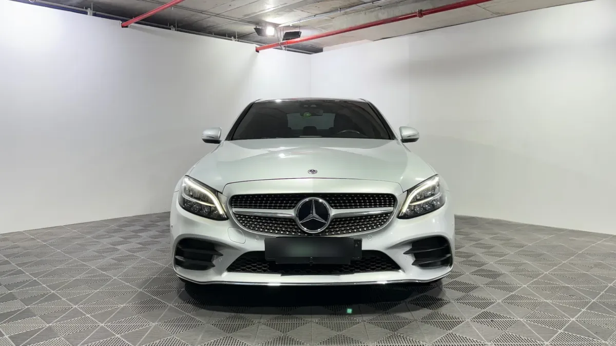 Mercedes-Benz C300 2.0 Fl At año 2019