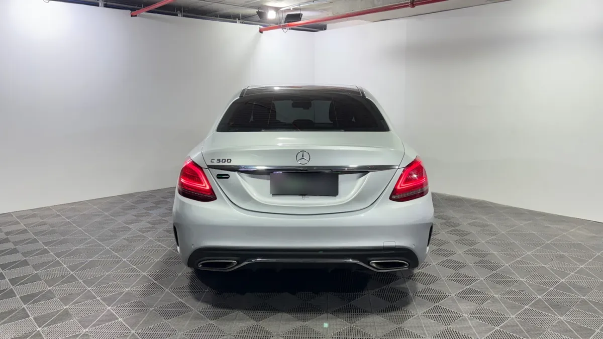 Mercedes-Benz C300 2.0 Fl At año 2019