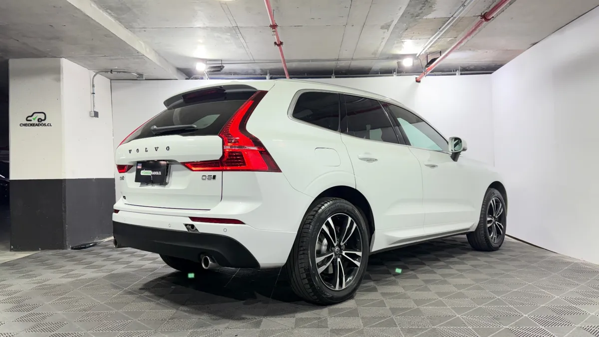 Volvo Xc60 2.0 D5 Momentum Plus At 4x4 Diesel año 2018