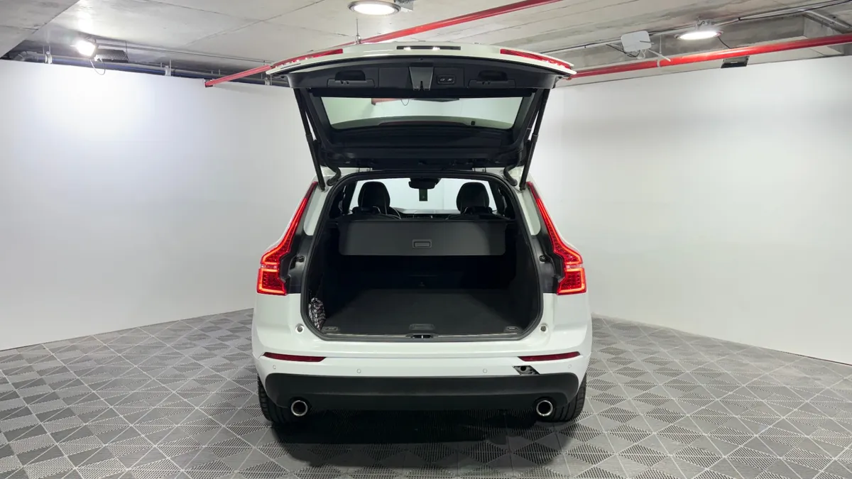 Volvo Xc60 2.0 D5 Momentum Plus At 4x4 Diesel año 2018