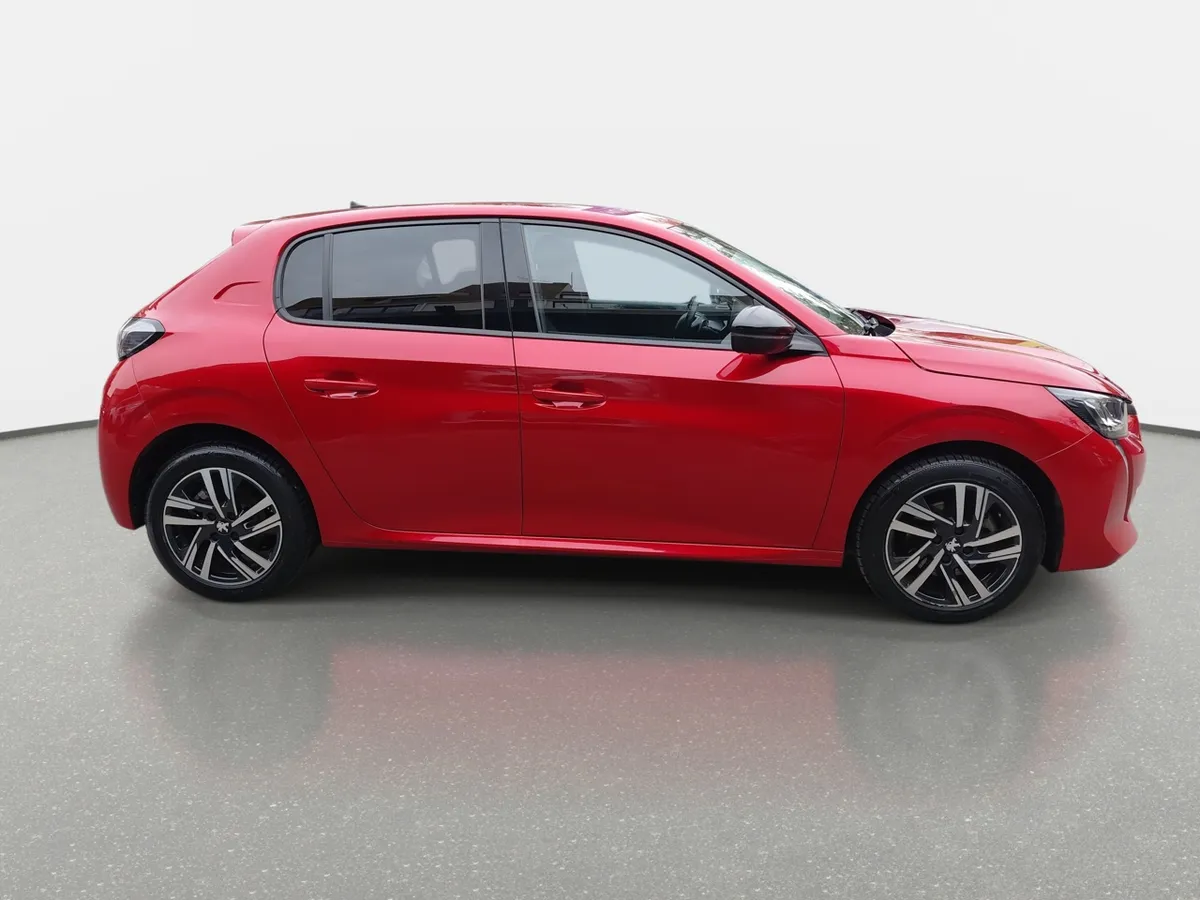 Peugeot 208 1.2 Puretech Allure Pack 130 4x2 Eat8 5p año 2024