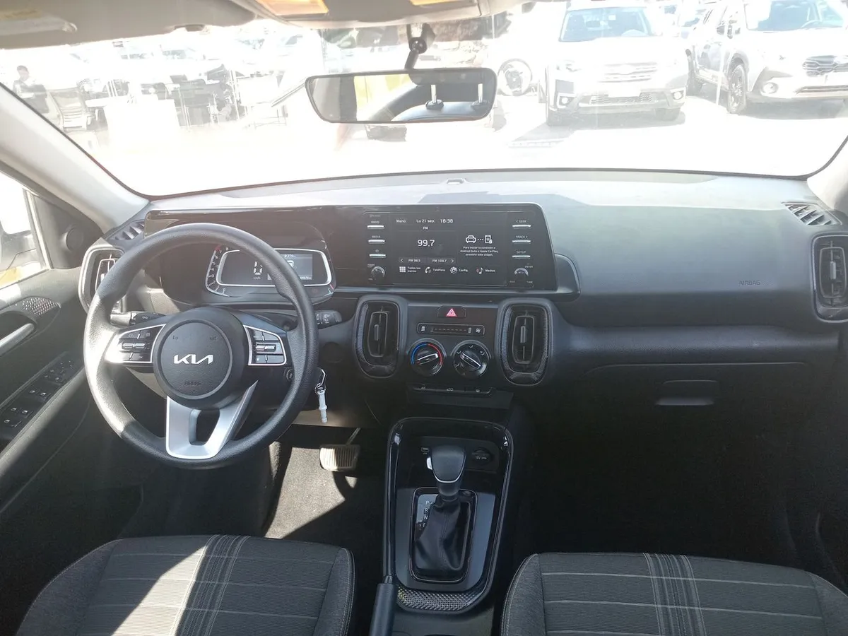 Kia Sonet 1.5 Ex 4x2 Ivt Ri At 5p año 2025