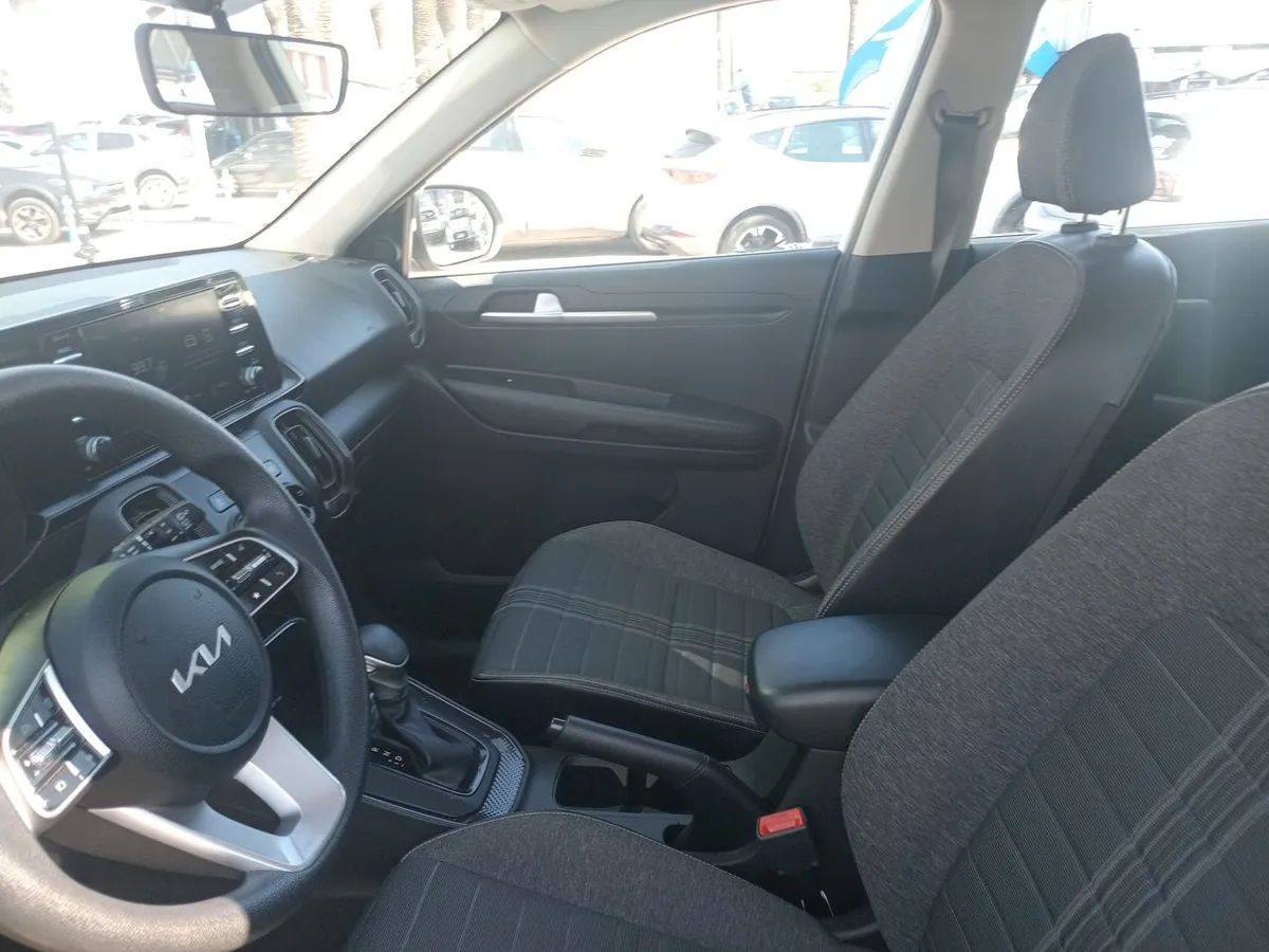 Kia Sonet 1.5 Ex 4x2 Ivt Ri At 5p año 2025