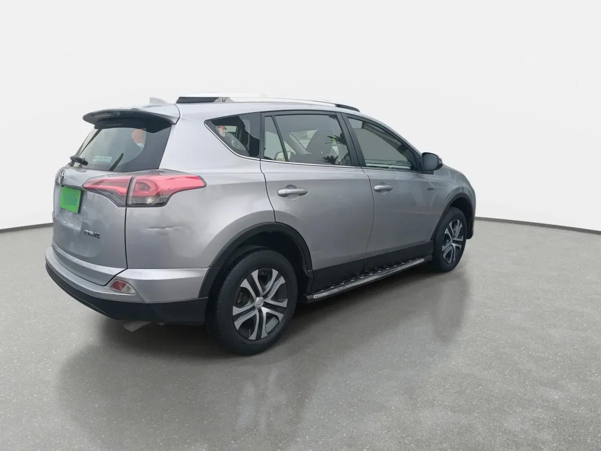 Toyota Rav 4 2.0 Adventure 4x2 Lujo Mt 5p año 2019