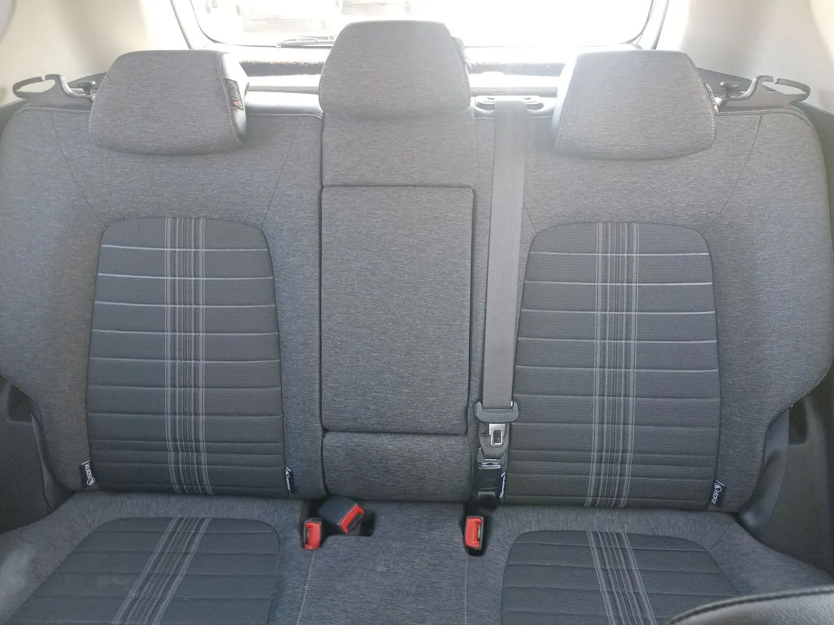 Kia Sonet 1.5 Ex 4x2 Ivt Ri At 5p año 2025