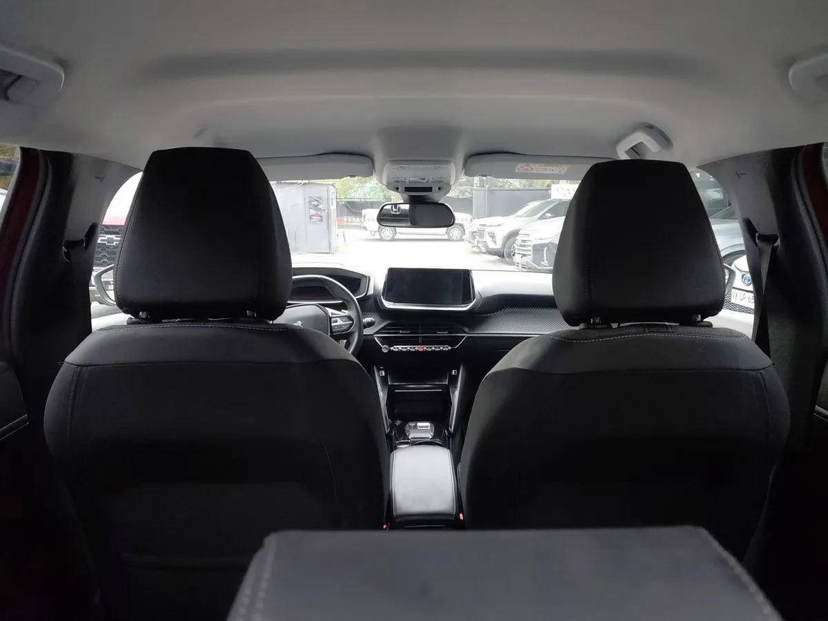 Peugeot 208 1.2 Puretech Allure Pack 130 4x2 Eat8 5p año 2024