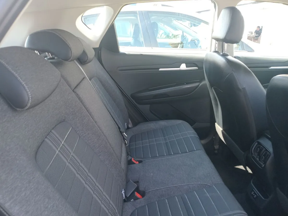 Kia Sonet 1.5 Ex 4x2 Ivt Ri At 5p año 2025