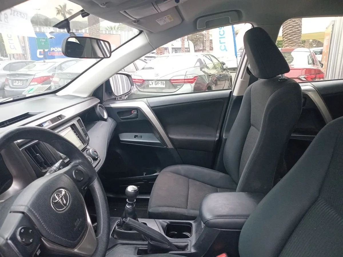 Toyota Rav 4 2.0 Adventure 4x2 Lujo Mt 5p año 2019