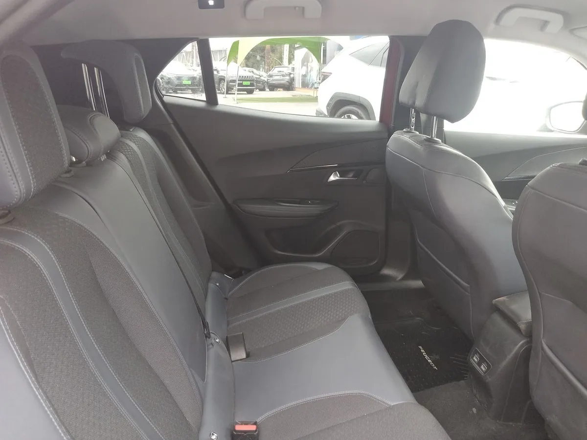 Peugeot 2008 1.2 Allure Bluehdi Diesel 4x2 130 At 5p año 2021
