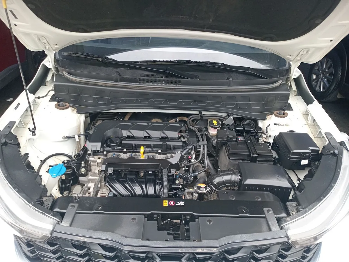 Kia Sonet 1.5 Ex 4x2 Ivt Ri At 5p año 2025