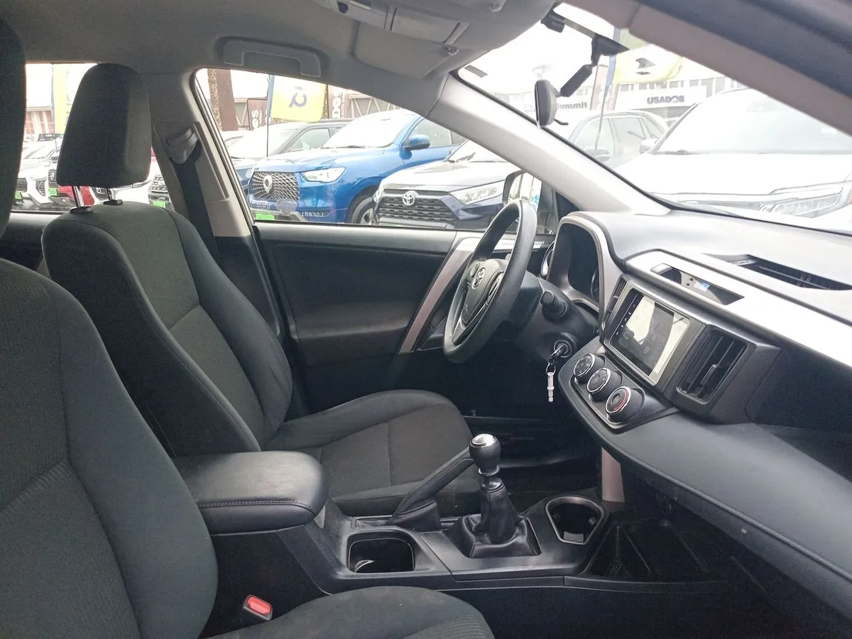 Toyota Rav 4 2.0 Adventure 4x2 Lujo Mt 5p año 2019