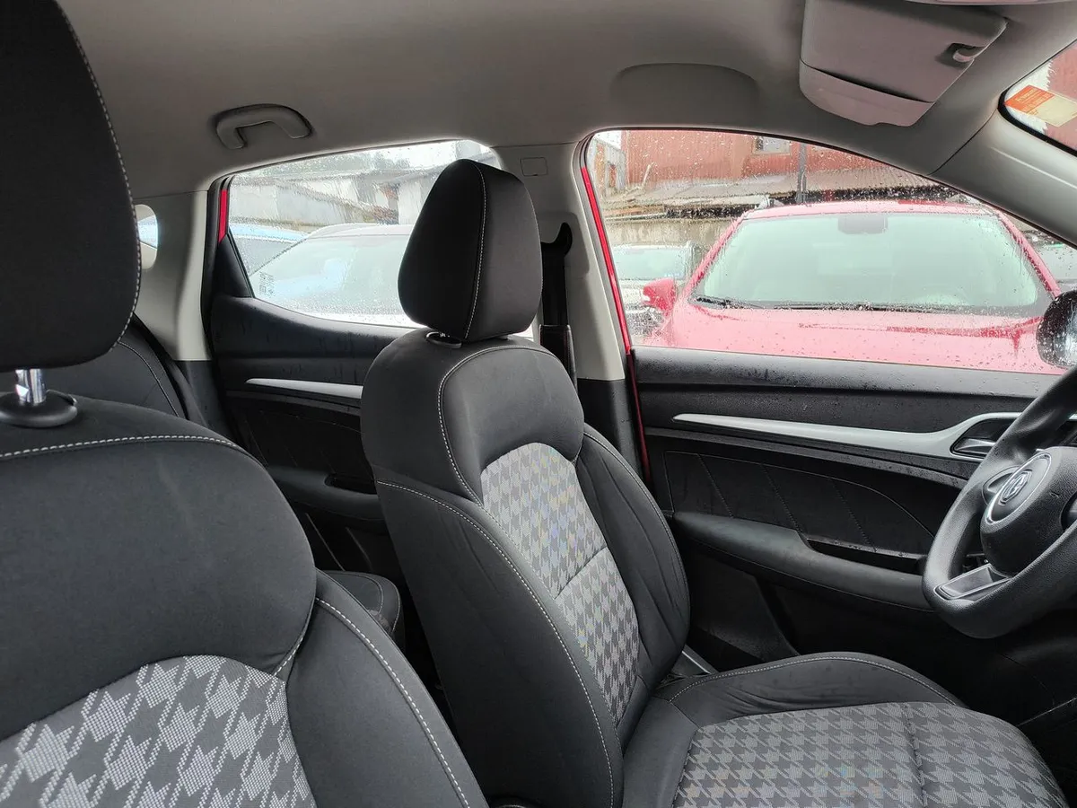 MG Mg Zs 1.5 Std 4x2 Mt 5p año 2022