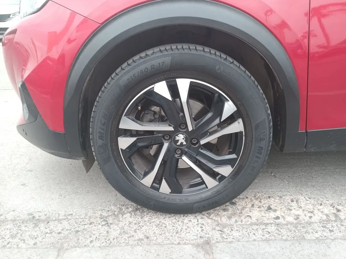 Peugeot 2008 1.2 Allure Bluehdi Diesel 4x2 130 At 5p año 2021