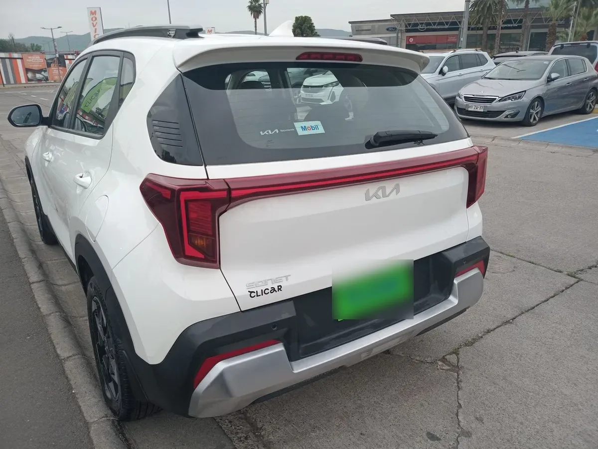 Kia Sonet 1.5 Ex 4x2 Ivt Ri At 5p año 2025