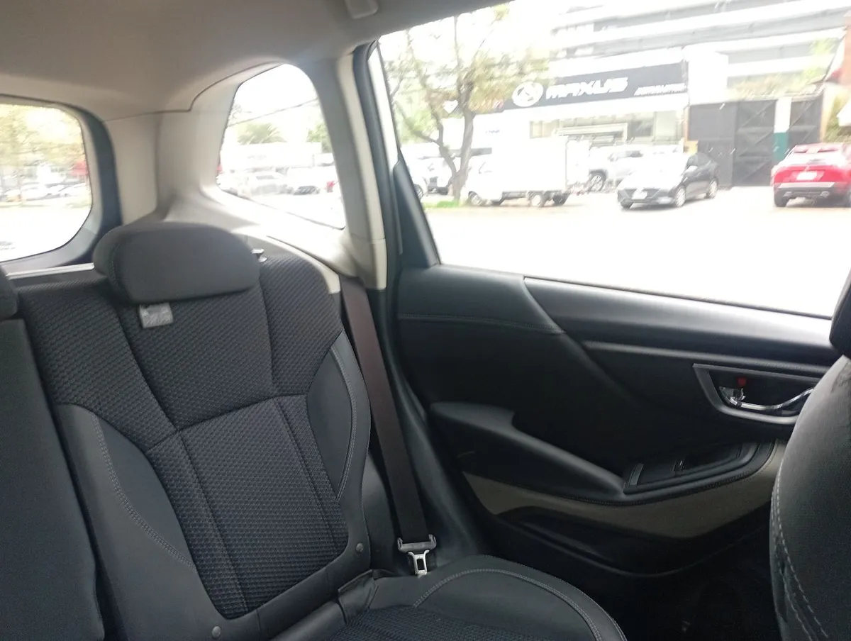 Subaru Forester 2.0i Dynamic Eyesight Awd At 5p año 2023