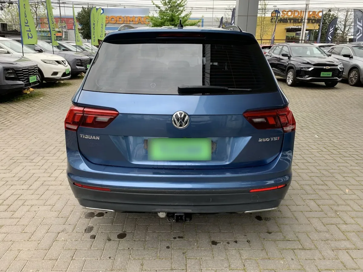 Volkswagen Tiguan 1.4 Tsi Comfortline 4x2 At 5p año 2021