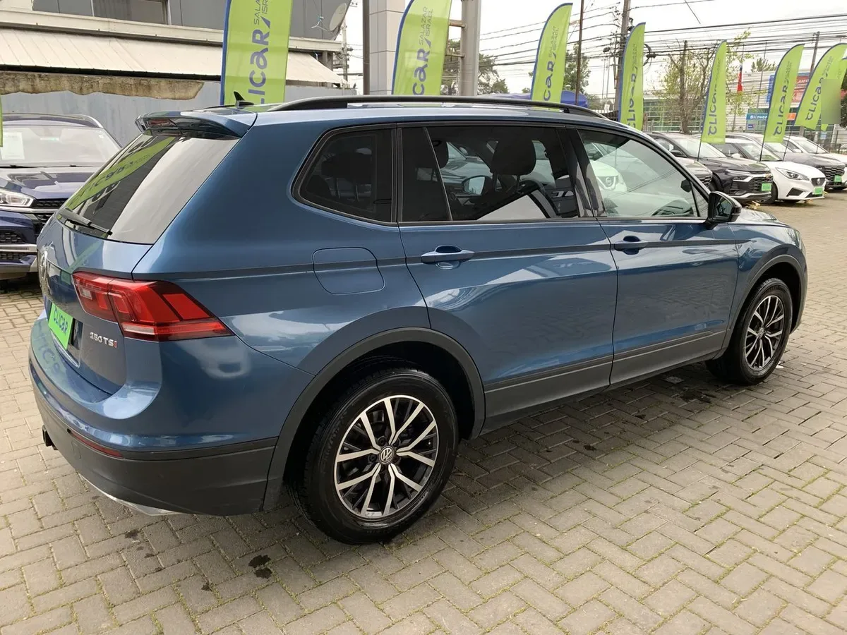 Volkswagen Tiguan 1.4 Tsi Comfortline 4x2 At 5p año 2021