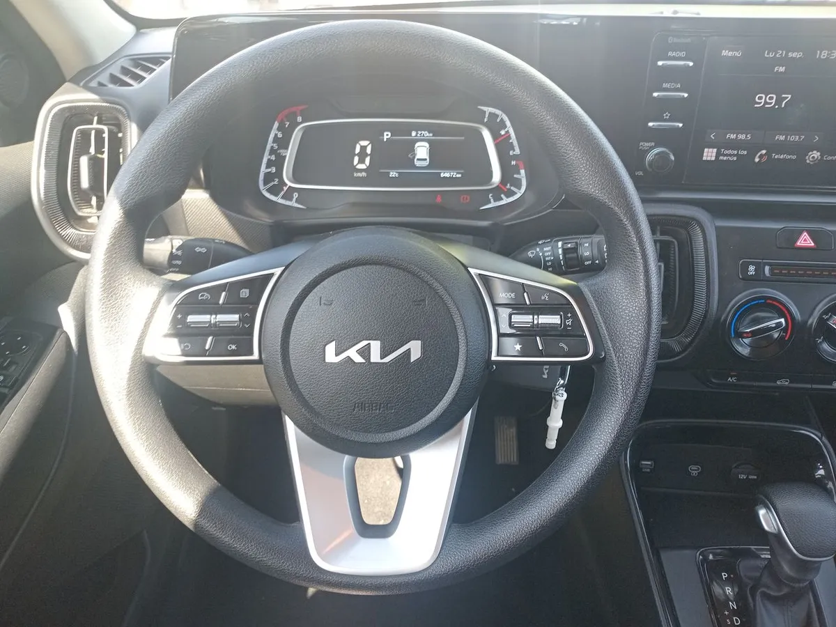 Kia Sonet 1.5 Ex 4x2 Ivt Ri At 5p año 2025