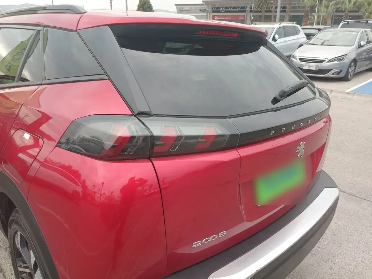 Peugeot 2008 1.2 Allure Bluehdi Diesel 4x2 130 At 5p año 2021