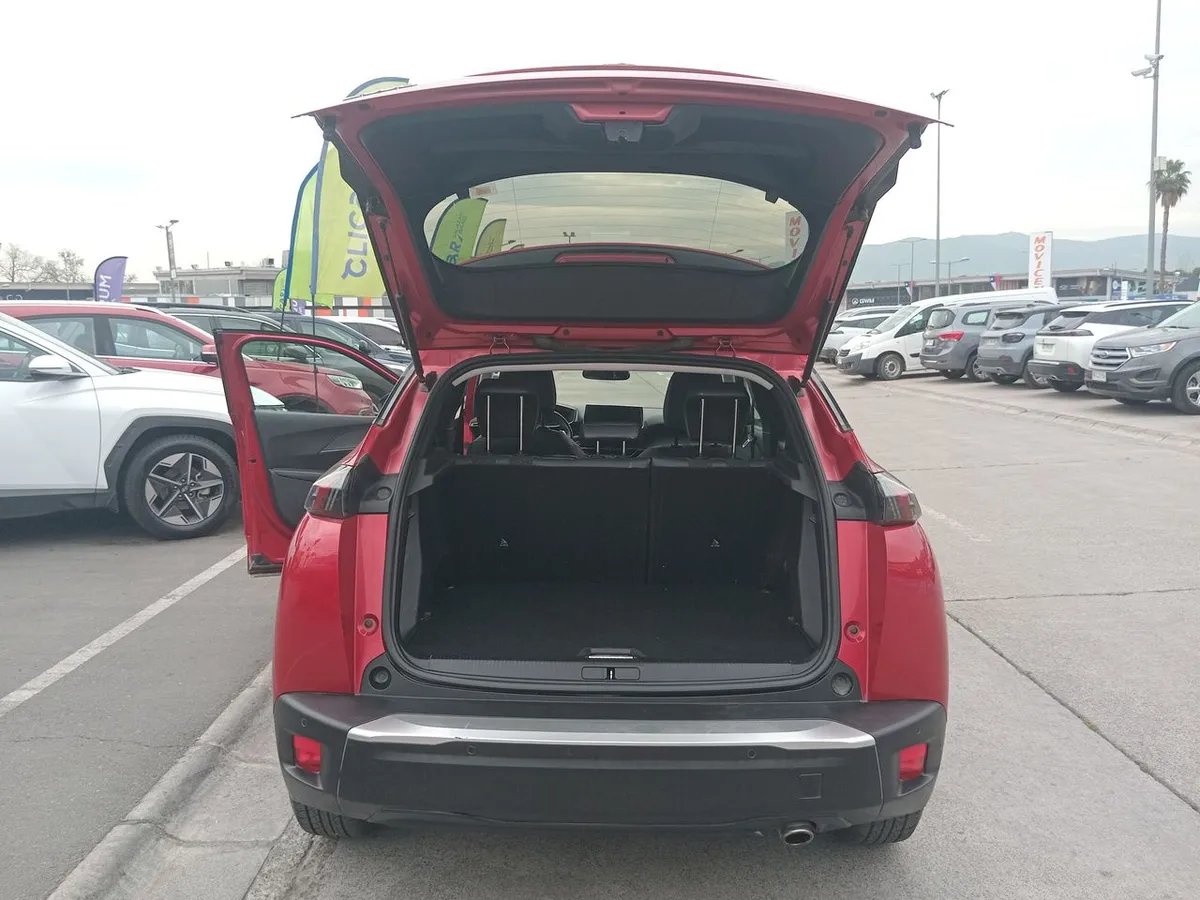 Peugeot 2008 1.2 Allure Bluehdi Diesel 4x2 130 At 5p año 2021