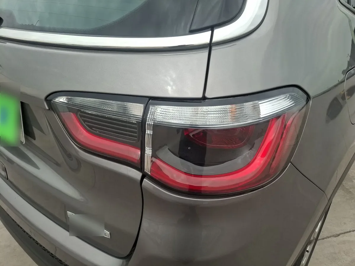 Jeep Compass 2.4 Longitude 4x2 Radio 7 At 5p año 2021