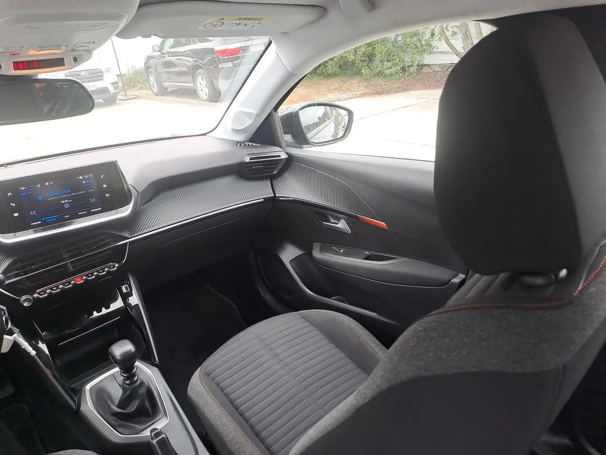 Peugeot 208 1.5 Premiere Pack Blue Hdi Diesel 4x2 100 Mt 5p año 2021