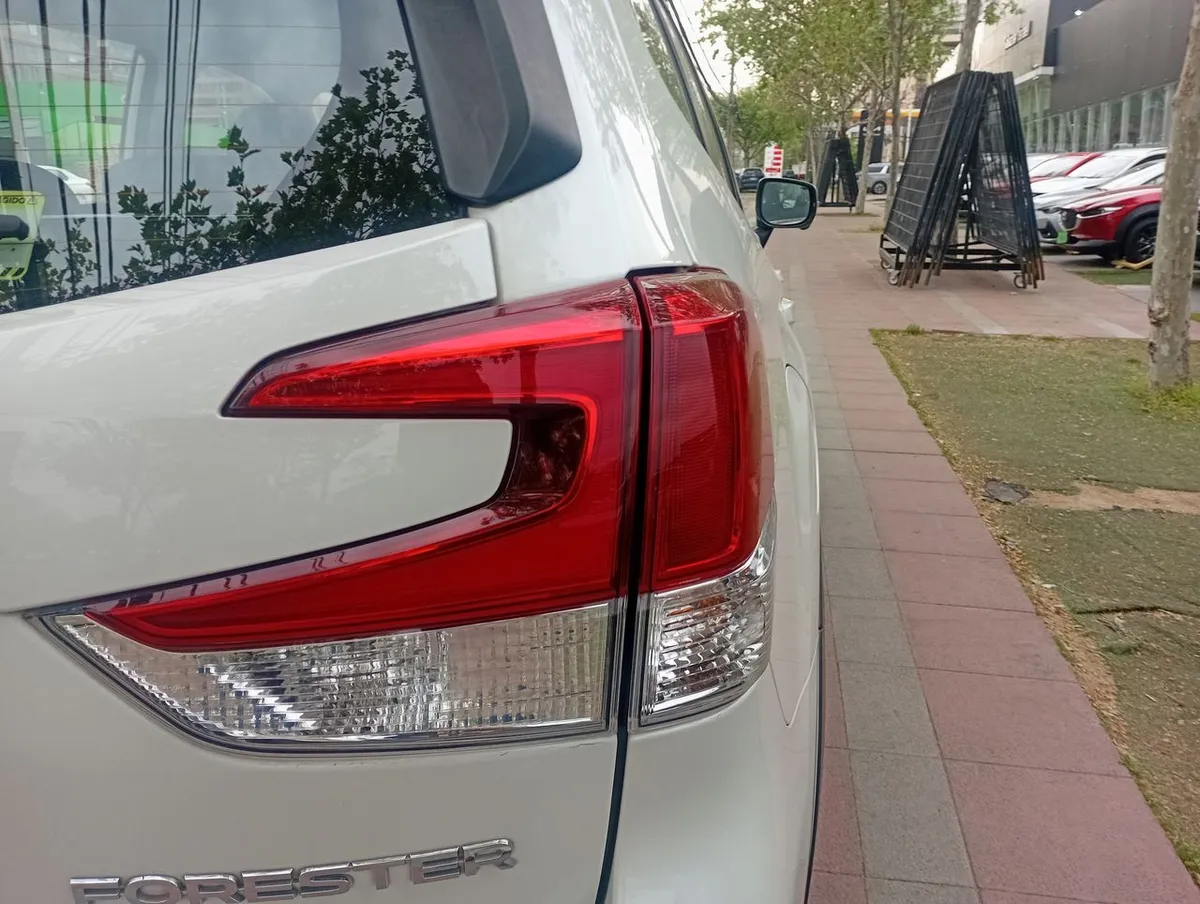 Subaru Forester 2.0i Dynamic Eyesight Awd At 5p año 2023