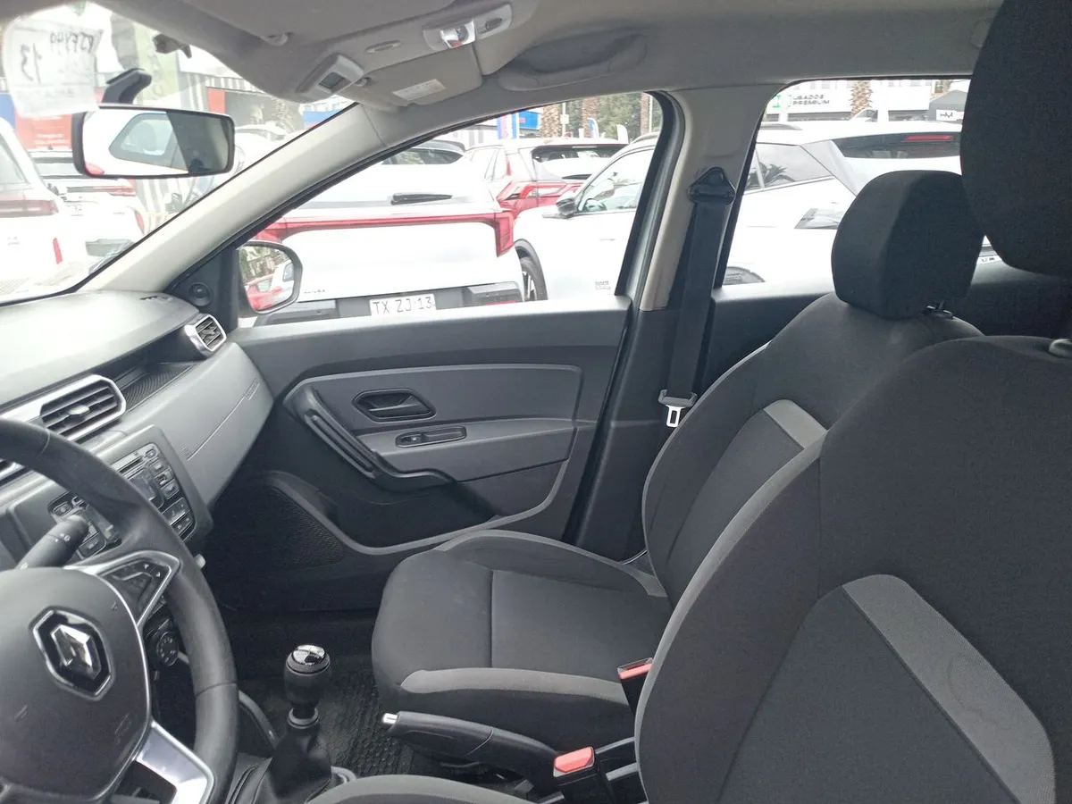 Renault Duster 1.6 Life 4x2 5mt 5p año 2021