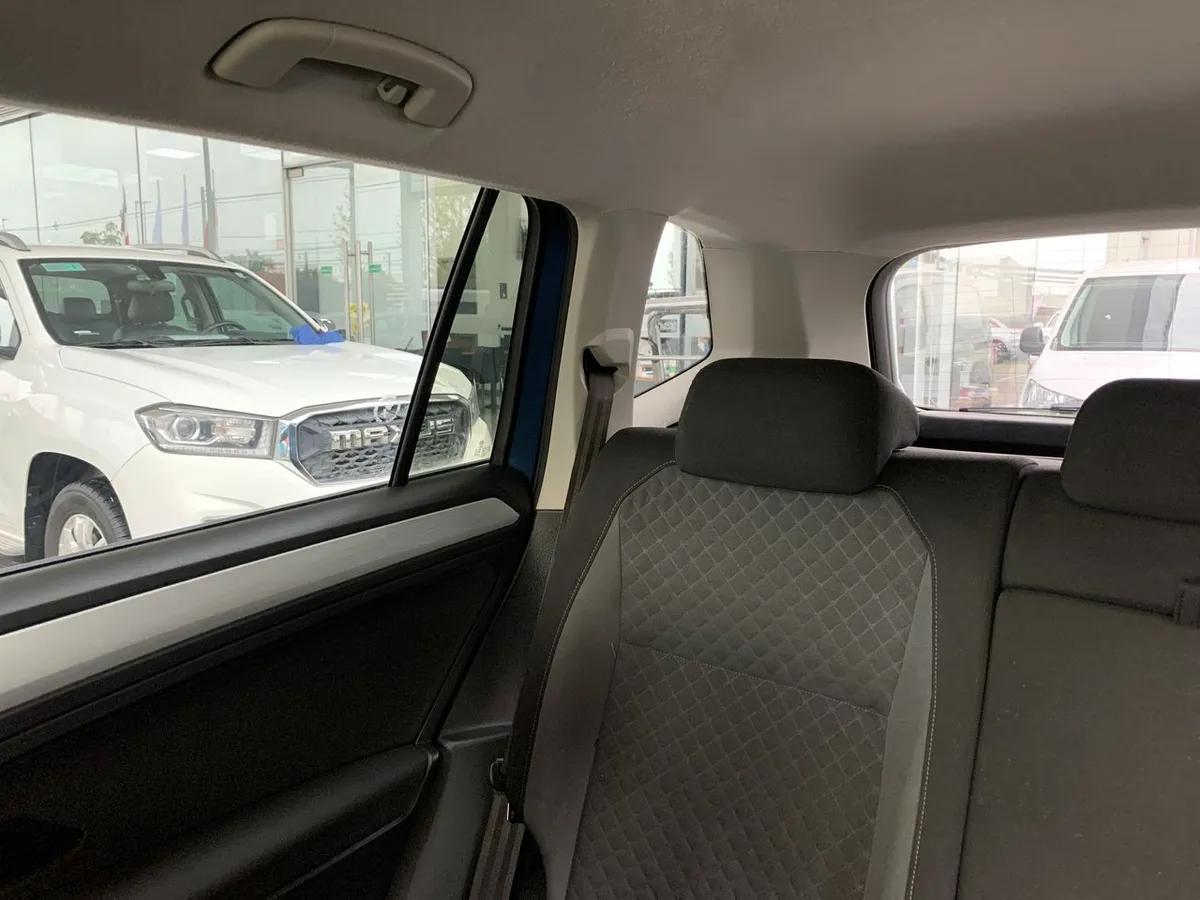 Volkswagen Tiguan 1.4 Tsi Comfortline 4x2 At 5p año 2021