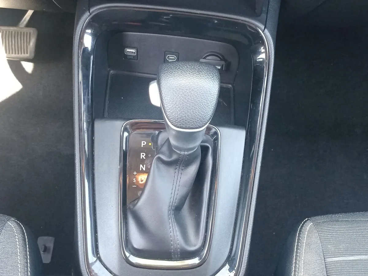 Kia Sonet 1.5 Ex 4x2 Ivt Ri At 5p año 2025
