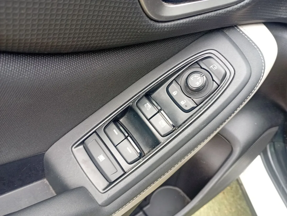 Subaru Forester 2.0i Dynamic Eyesight Awd At 5p año 2023