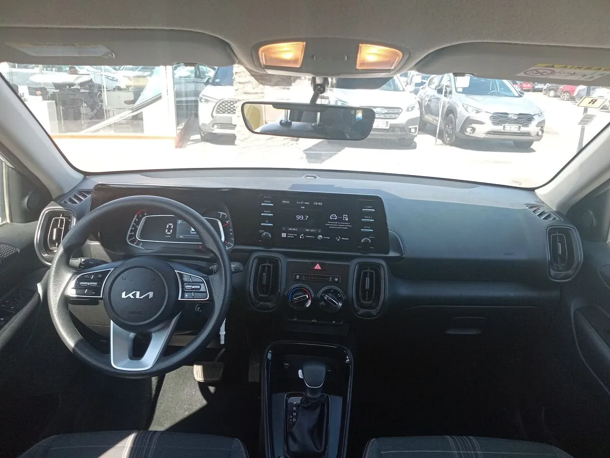 Kia Sonet 1.5 Ex 4x2 Ivt Ri At 5p año 2025