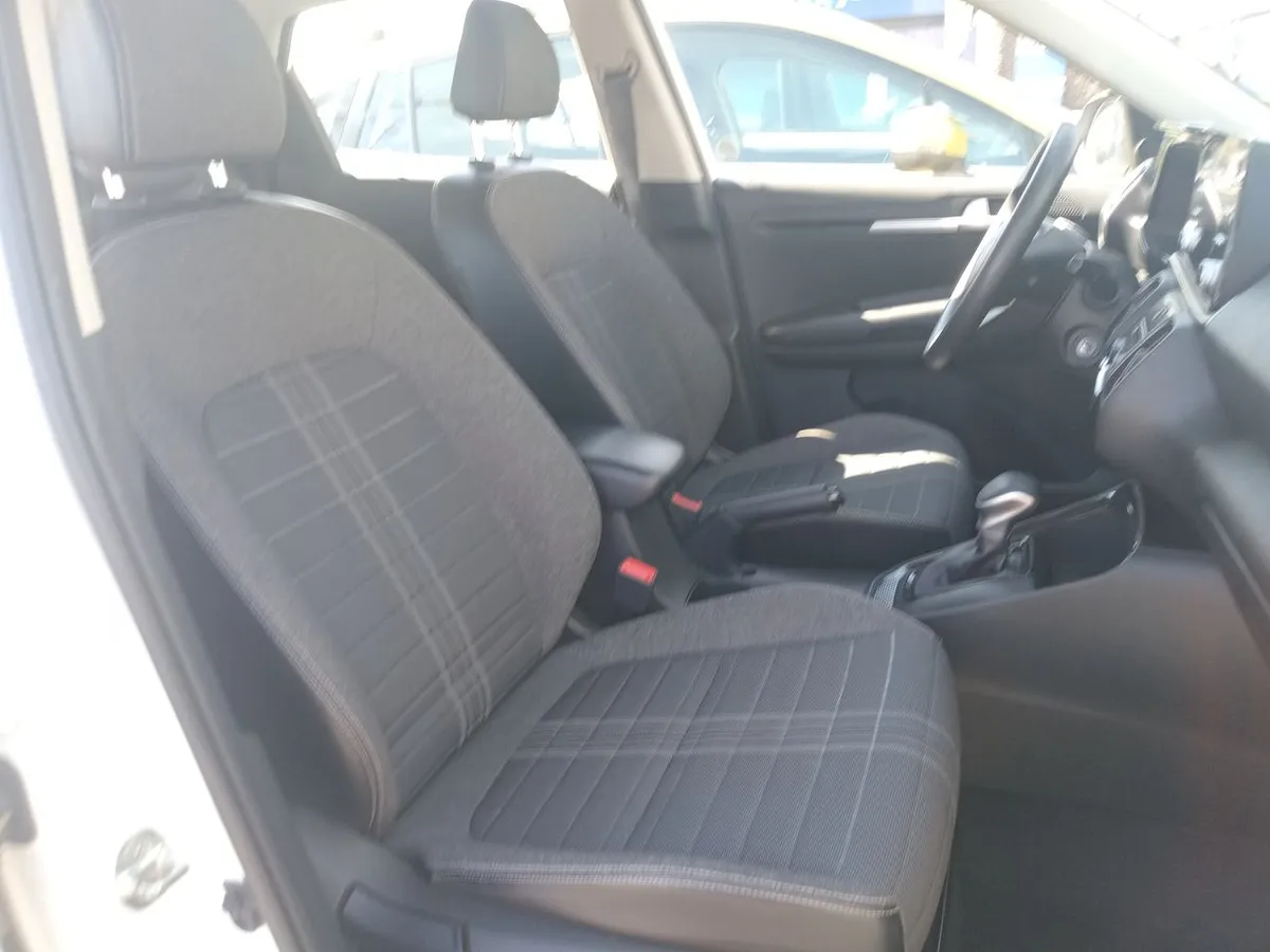 Kia Sonet 1.5 Ex 4x2 Ivt Ri At 5p año 2025