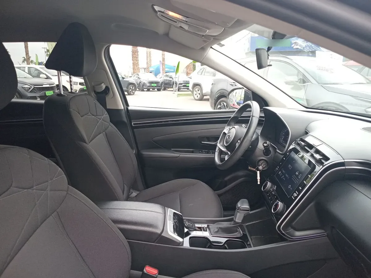 Hyundai Tucson 2.0 Nx4 Plus 2wd At 5p año 2023