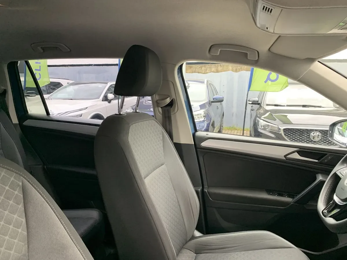Volkswagen Tiguan 1.4 Tsi Comfortline 4x2 At 5p año 2021